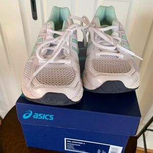 ASICS excellent condition women size 9 shoes